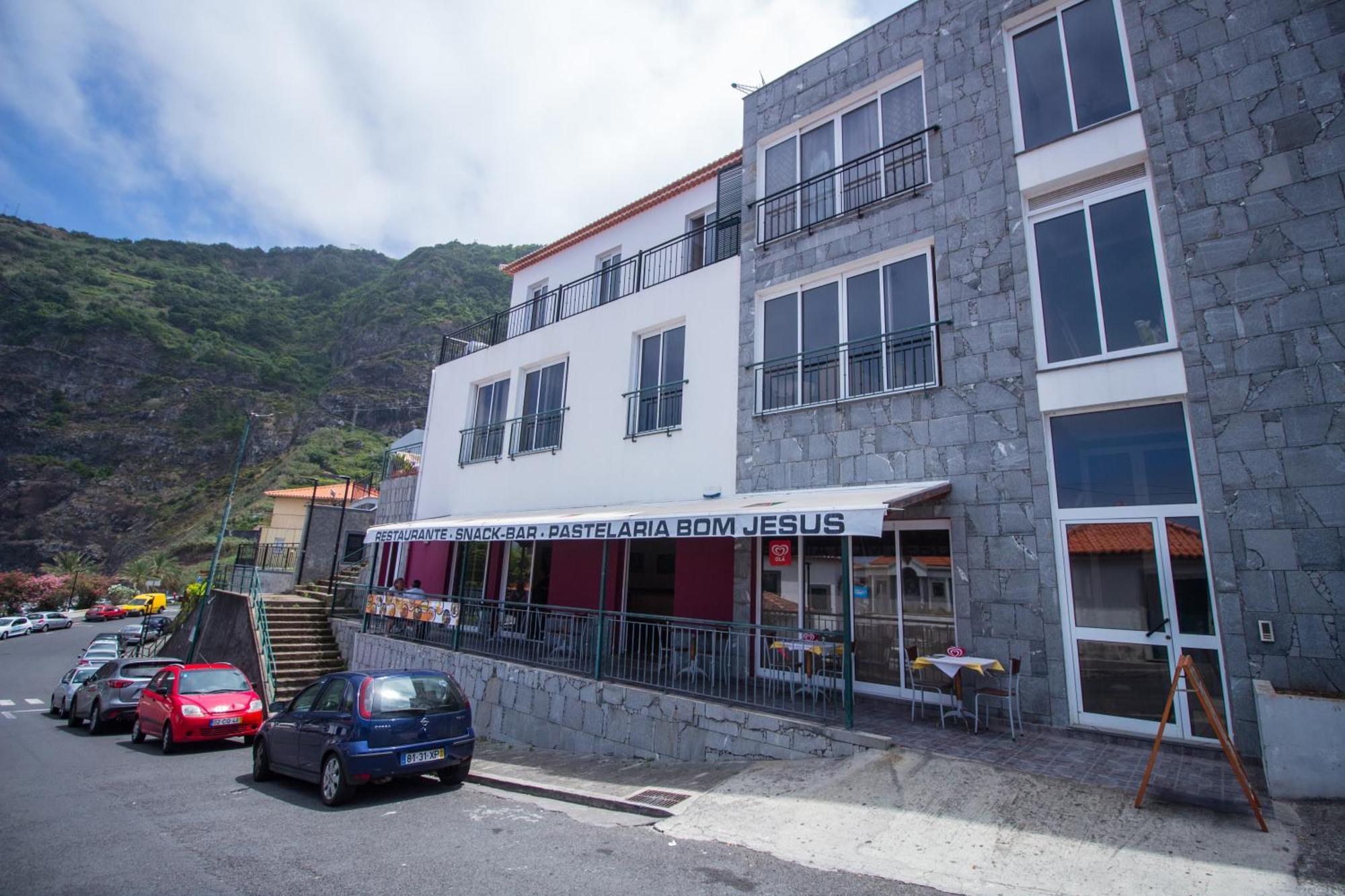 Oliveira'S Apartments - Madeira Island Ponta Delgada  Eksteriør billede